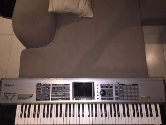 Venda de teclado -piano Fantom-x7